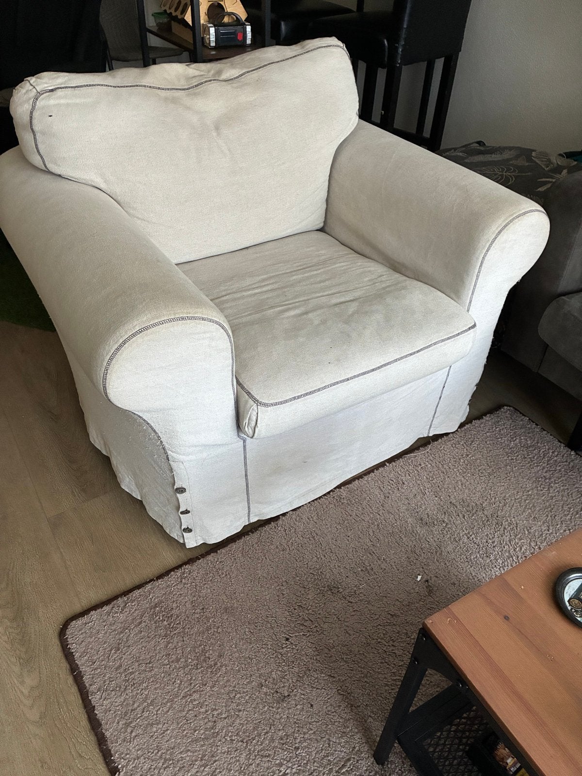 Gratis Comfortabele crèmekleurige fauteuil, Ophalen, Gebruikt, Wit, Eén