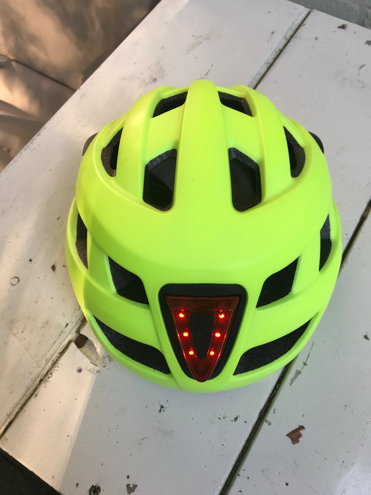 AGU Civick LED Fietshelm - Fluo Geel, Fietsen en Brommers, Ophalen of Verzenden, Nieuw, Overige maten, Heer of Dame