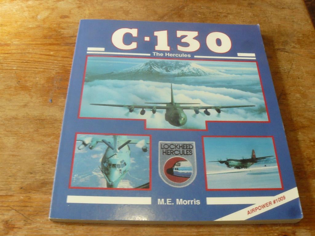 C-130 The Hercules (Amerikaans transport vliegtuig USAF), Ophalen of Verzenden, Zo goed als nieuw, Boek of Tijdschrift