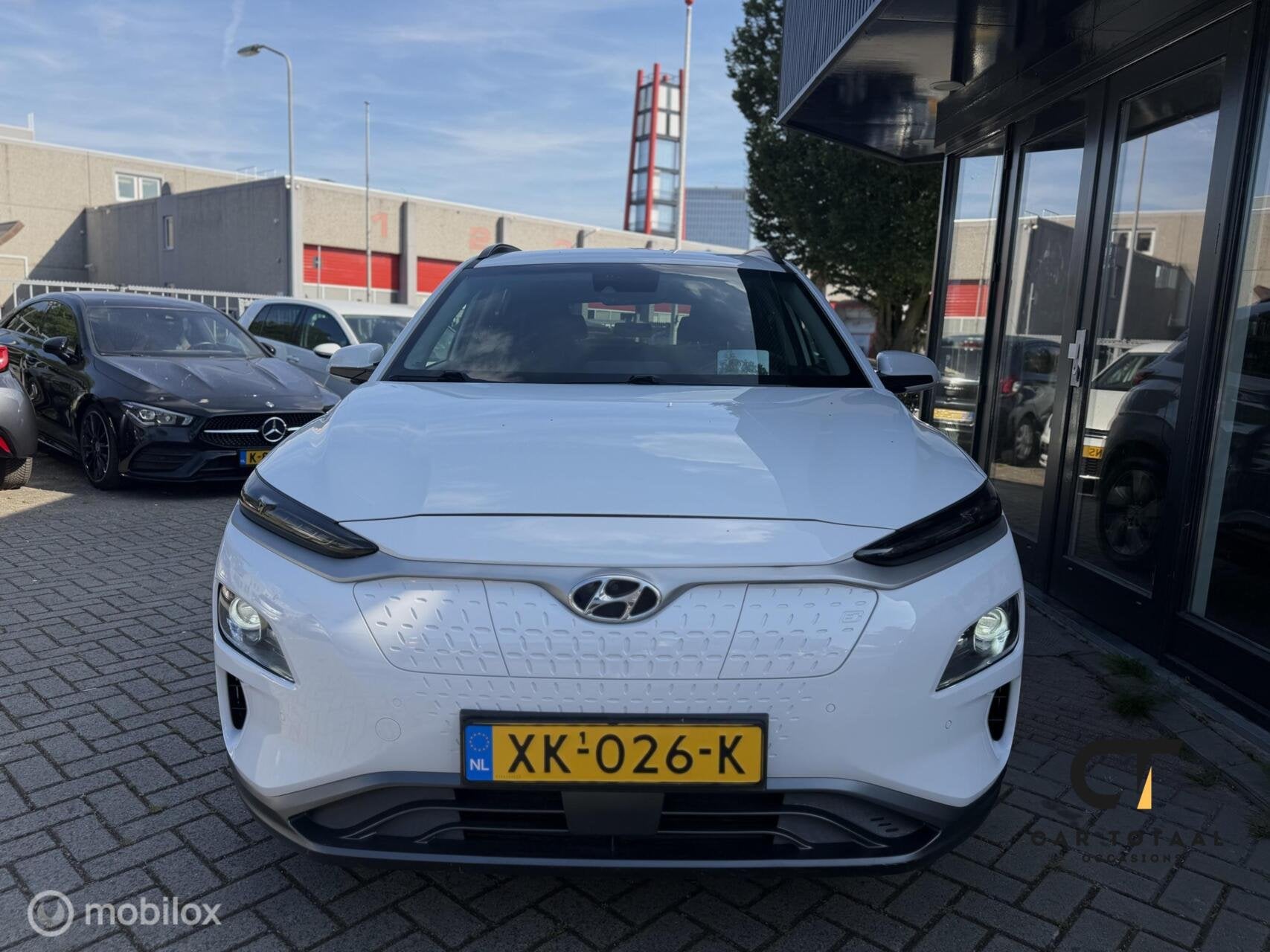 Hyundai Kona EV Fashion 64 kWh|CARPLAY|HEAD-UP|NAP, Auto's, Gebruikt, Wit, Origineel Nederlands, 64 kWh