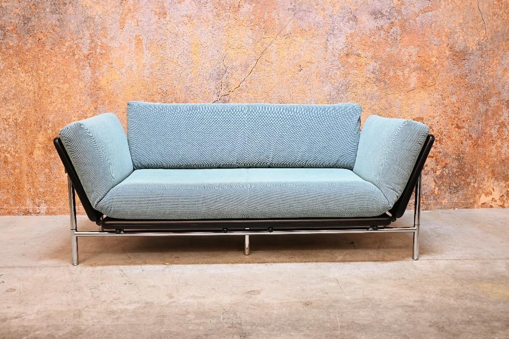 ZGAN blauwe stoffen Dema Rataplan design (slaap)bank, Huis en Inrichting, Ophalen of Verzenden, Zo goed als nieuw, Rechte bank