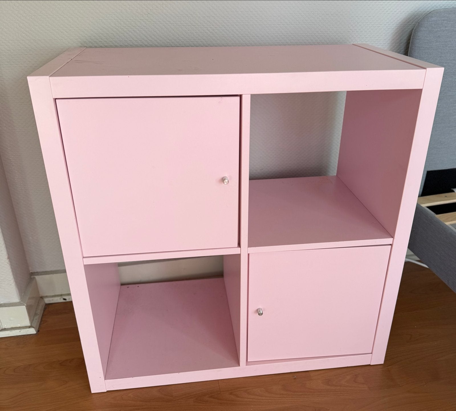 IKEA Kallax roze kast met 2 deurtjes, Ophalen of Verzenden, Gebruikt