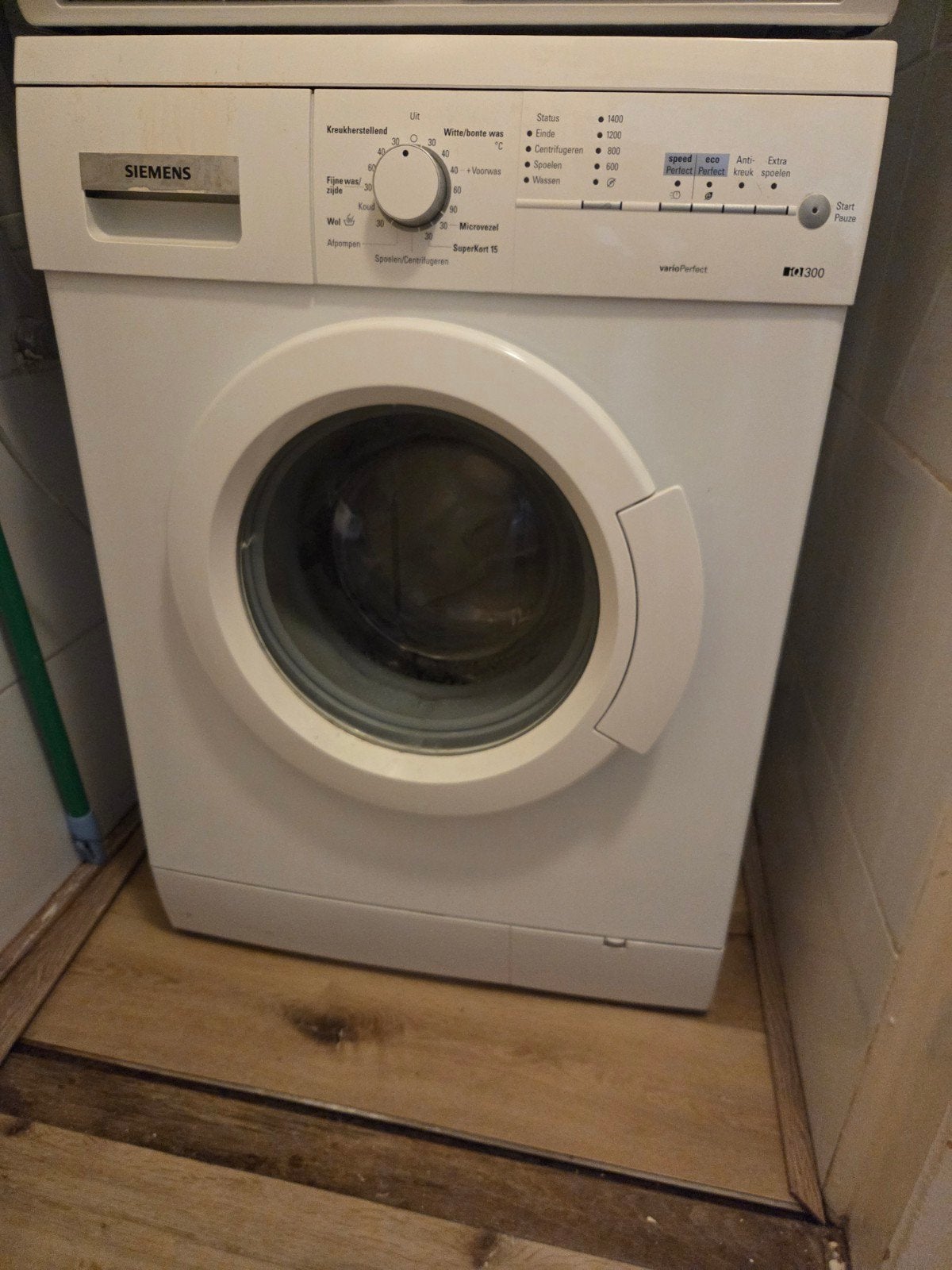 GRATIS: Goed werkende Siemens Wasmachine  - Ophalen 26 sept, Ophalen, 1200 tot 1600 toeren, Gebruikt, 8 tot 10 kg