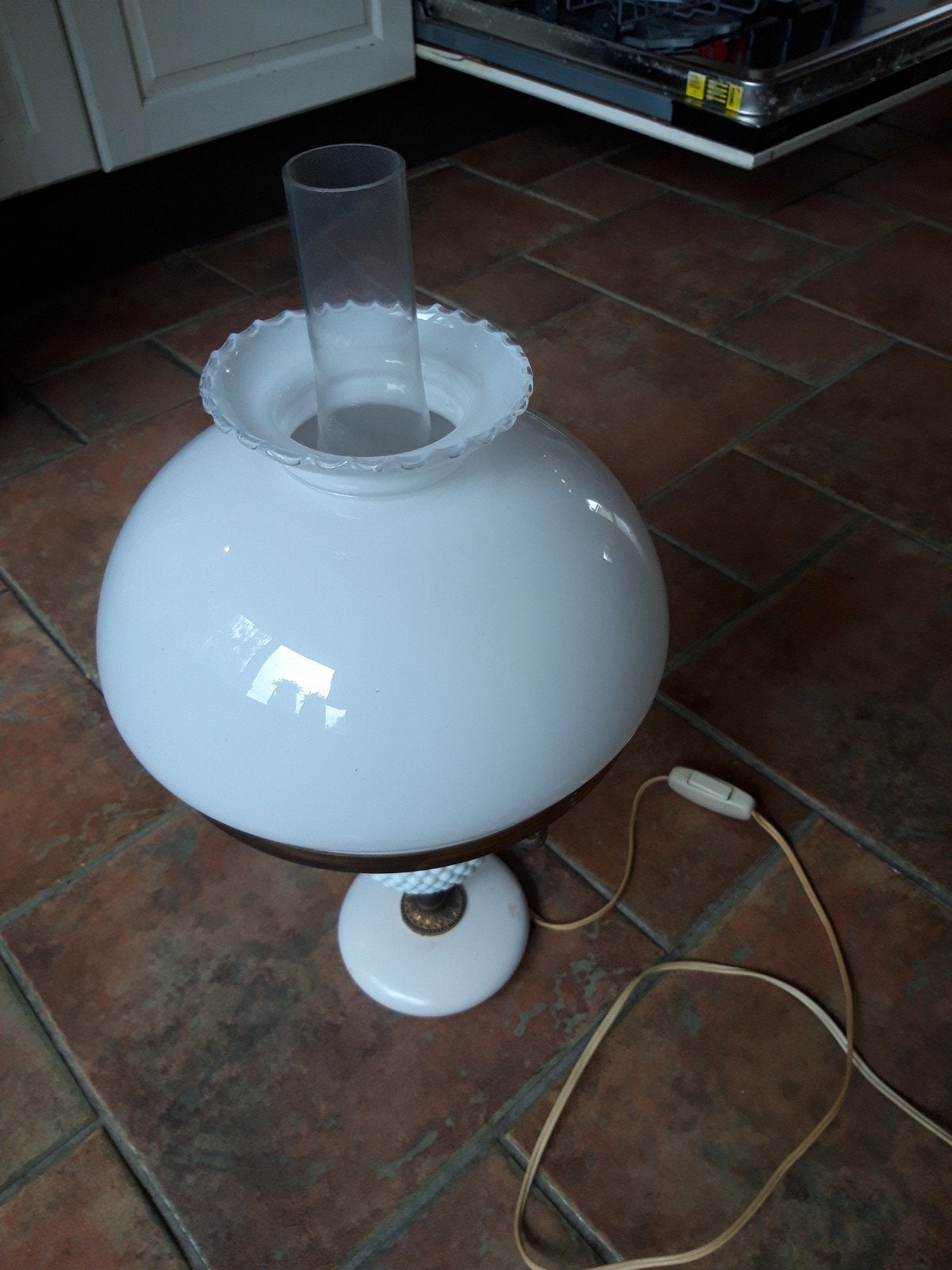 Vintage olielampstijl tafellamp, wit glas, Ophalen