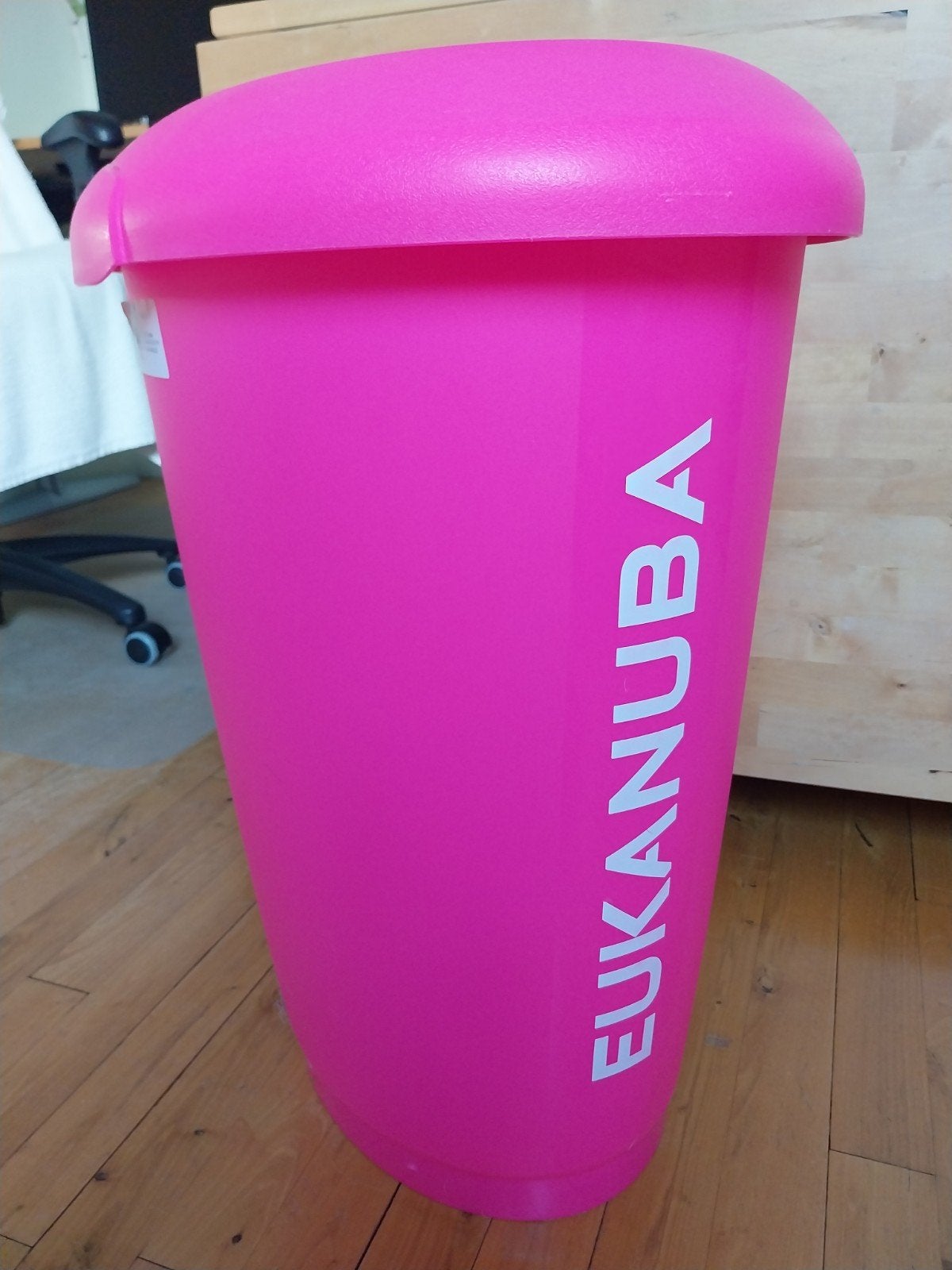 nieuwe voeder ton van Eukenuba, Ophalen