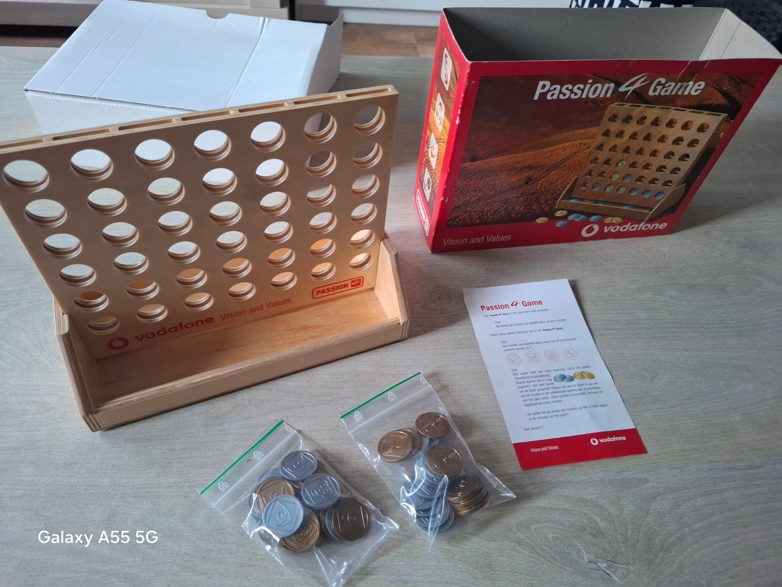 Vodafone Connect Four (4 op een rij), Vodafone House, The Connection, Newbury, Berkshire, RG14 2FN, UK, Info.nl@vodafone.com, Ophalen of Verzenden