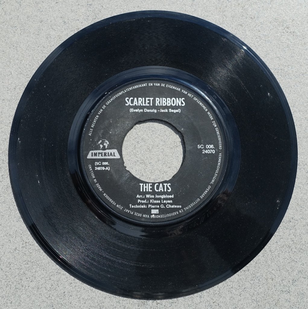 The Cats - Scarlet Ribbons (7 inch vinyl single), Gebruikt, 7 inch, Ophalen of Verzenden, Pop