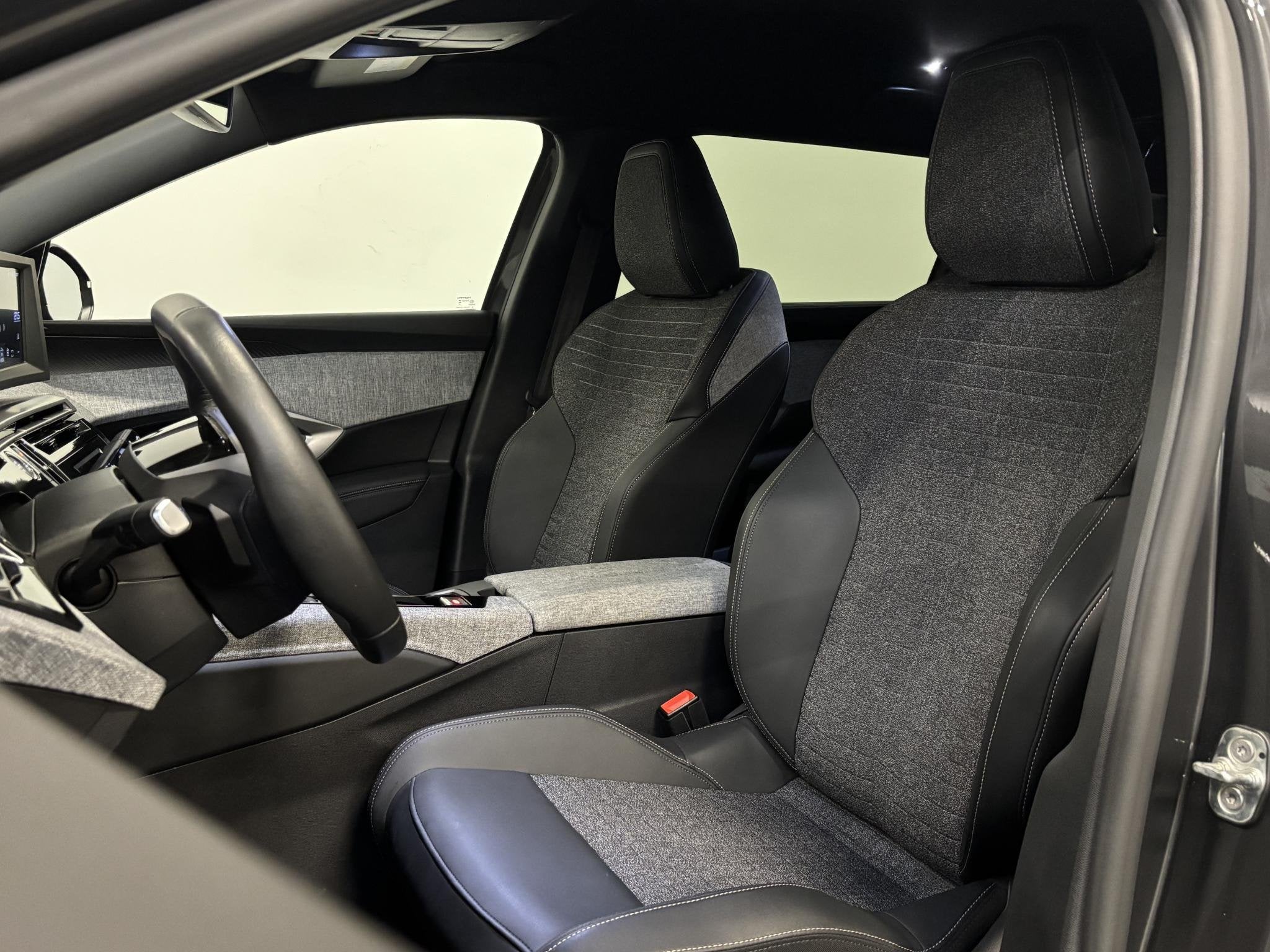 Peugeot 5008 1.2 Hybrid 136pk Allure Automaat Navigatie Crui, Auto's, Gebruikt, 750 kg, Hybride Elektrisch/Benzine, 3 cilinders