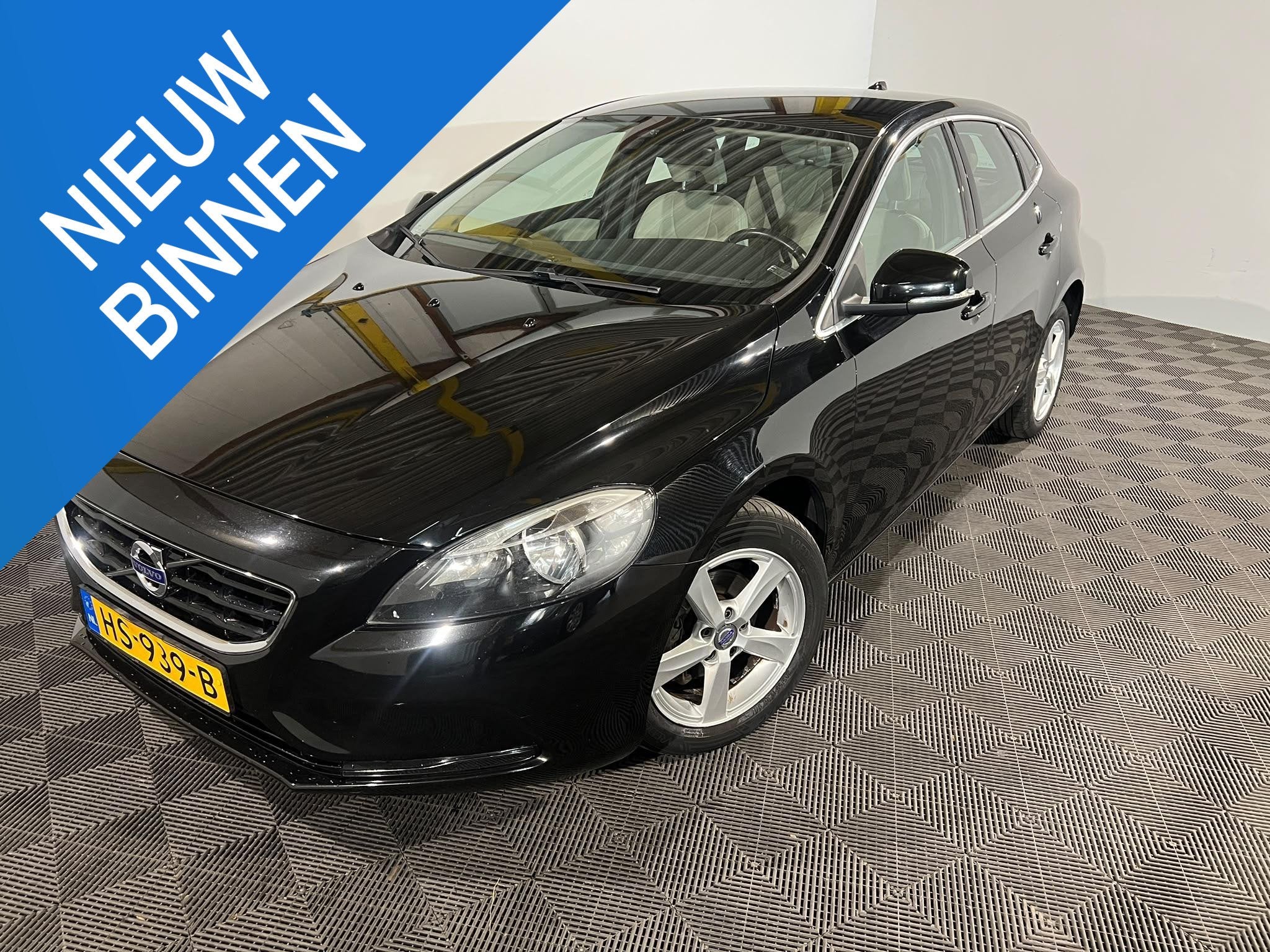 Volvo V40 2.0 D2 Summum Business, Voorwielaandrijving, Automatische klimaatregeling, Gebruikt, Euro 6