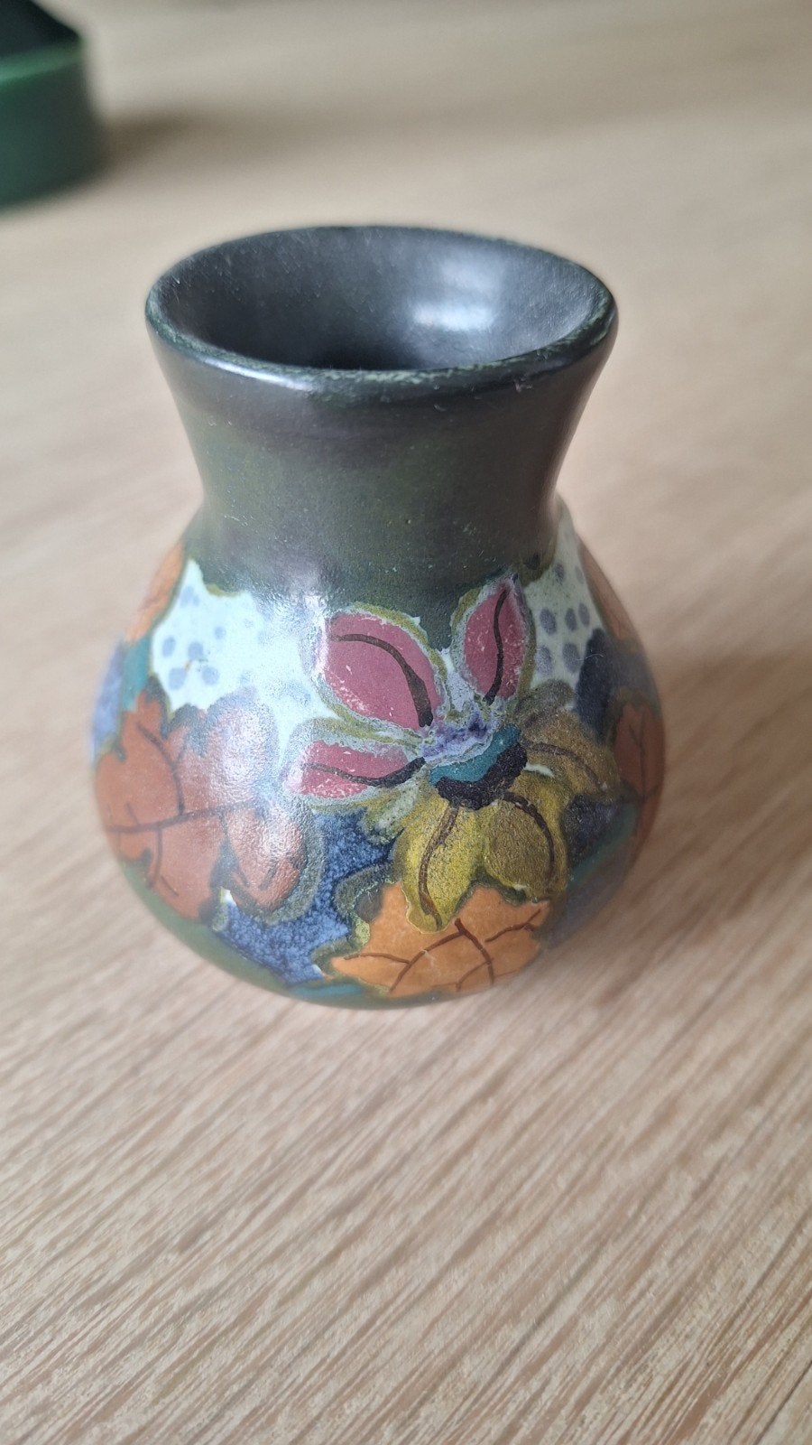 Oud gaaf plateel vaasje, Kepella Arnhem AS 292, Ophalen of Verzenden