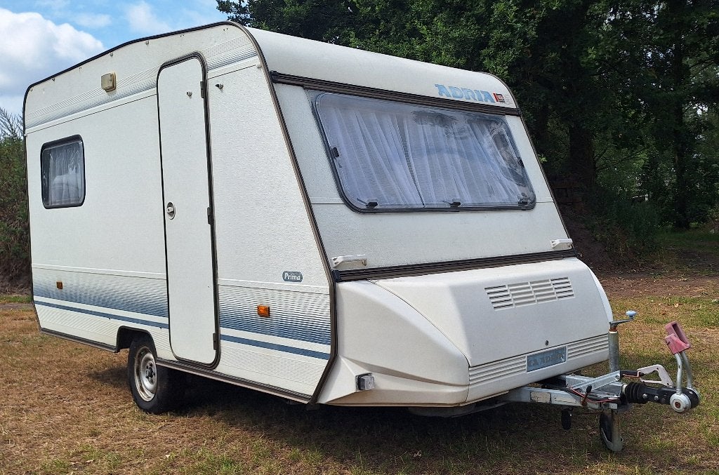 Adria prima beginners caravan, Caravans en Kamperen, Caravans, Particulier, 500 - 750 kg, Rondzit, Adria, Koelkast, Ophalen