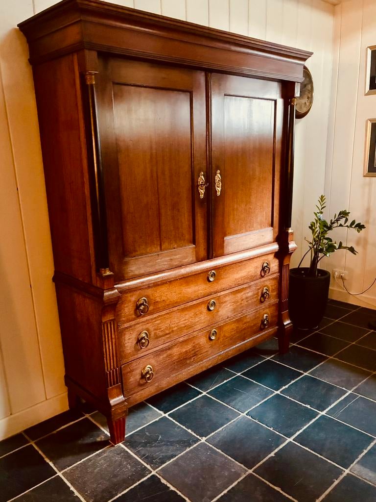 Kabinet Schoolkast, Ophalen