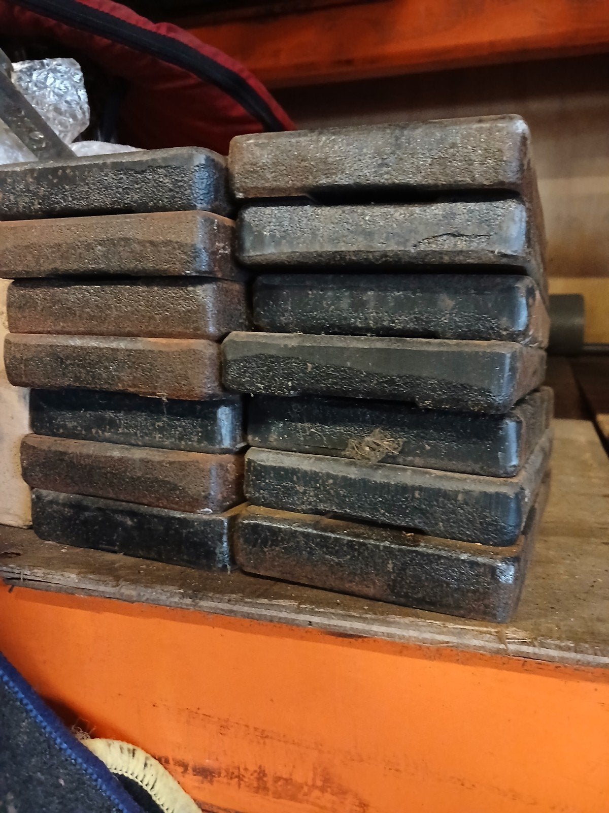 mooie kleine gewichten 25x11,5x2,5 en ketting, Ophalen