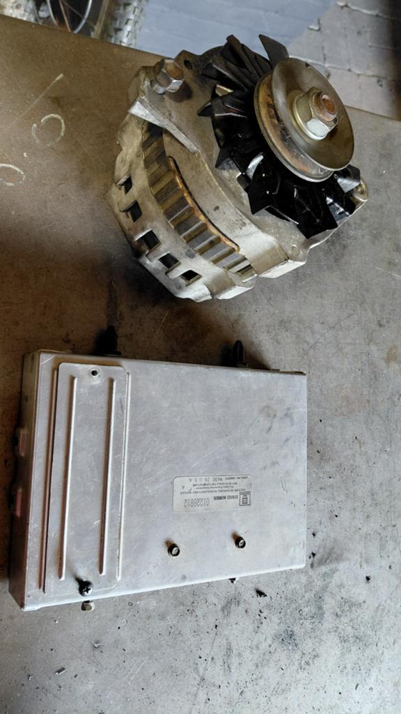 Ecu en dynamo chevy g20 diesel 1993, Ophalen of Verzenden, Gebruikt, Amerikaanse onderdelen