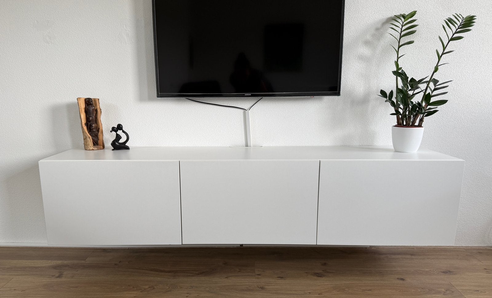 TV-meubel IKEA BESTÅ – wit – zo goed als nieuw, Huis en Inrichting, Kasten | Televisiemeubels, Ophalen, 150 tot 200 cm, Zo goed als nieuw
