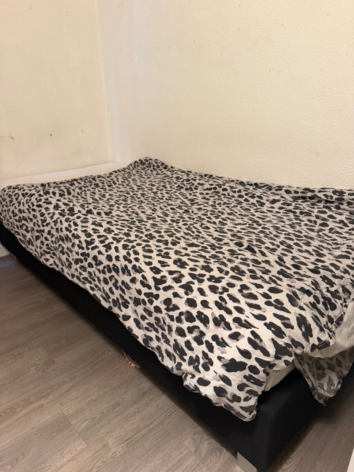 GRATIS AFHALEN 1 PERSOONSBED INCLUSIEF MATRAS, Huis en Inrichting, Slaapkamer | Bedden, Eenpersoons, Wit, Ophalen of Verzenden