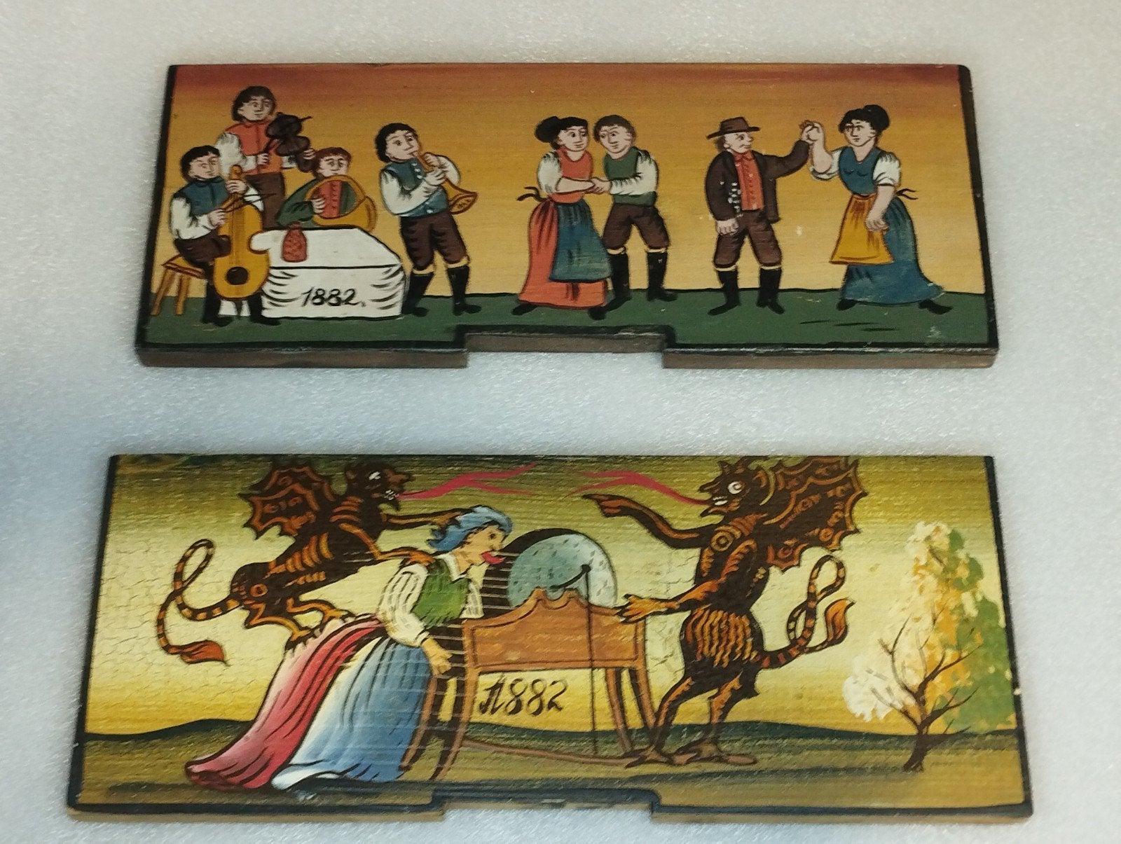 Twee vintage planken voor een Sloveense bijenkorf. 30*12 cm, Ophalen of Verzenden, Gebruikt, Rond, Minder dan 30 cm