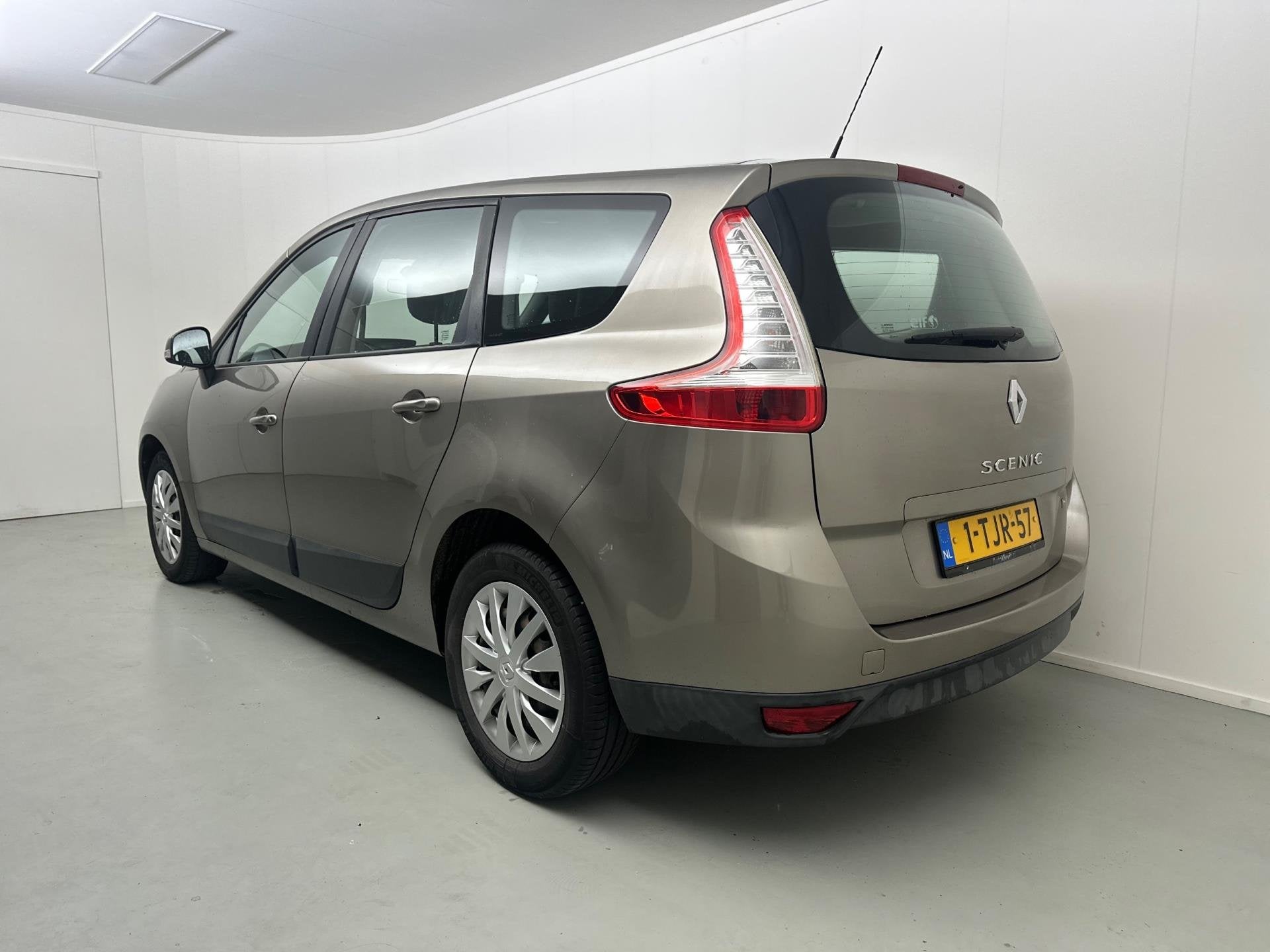 Renault Grand Scénic 1.2 TCe Collection # Airco # 99 Dkm #, Auto's, Renault, Voorwielaandrijving, Euro 5, Gebruikt, 4 cilinders