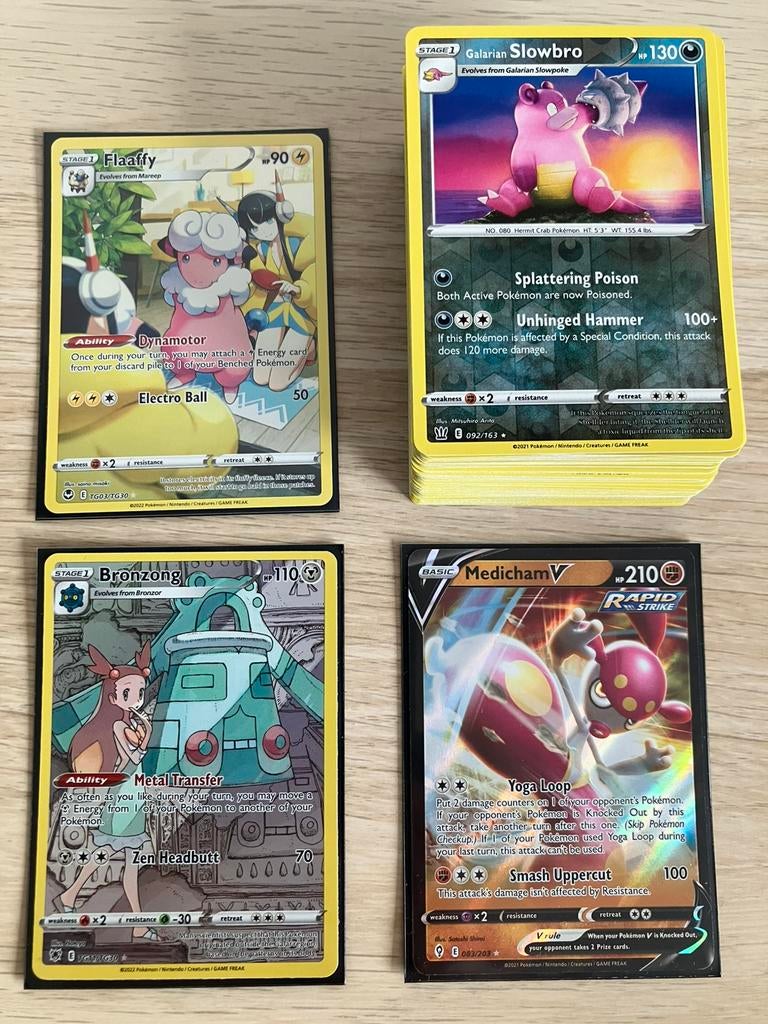 KADO TIP Set van 100 verschillende originele Pokemon kaarten, Ophalen of Verzenden, Zo goed als nieuw, Meerdere kaarten, Foil