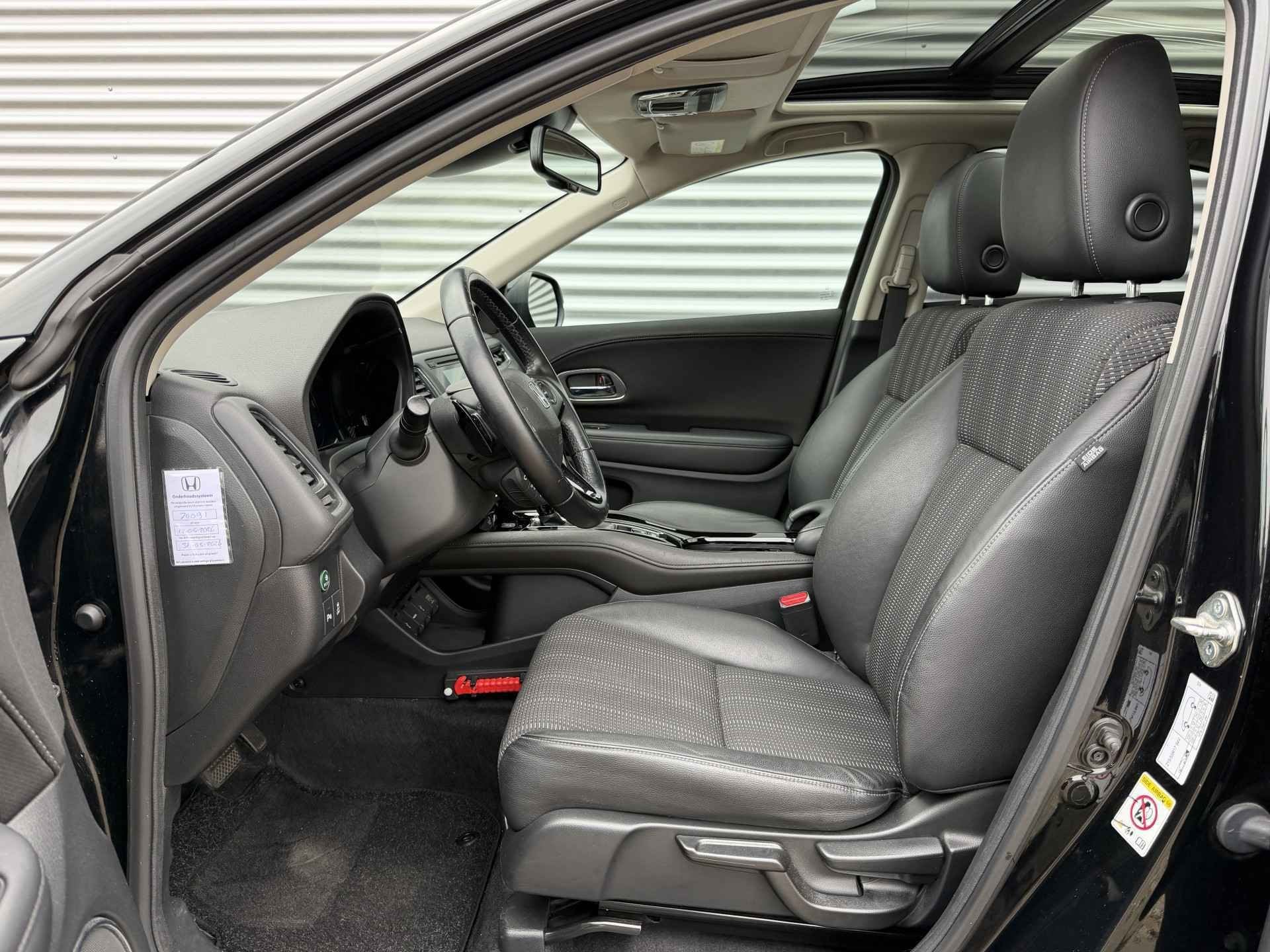 Honda HR-V 1.5 i-VTEC Executive Automaat [ Panodak, fm navi,, Auto's, Euro 6, Verwarmde buitenspiegels, Zwart, Origineel Nederlands