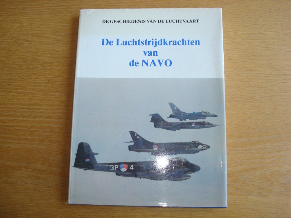 Boek De luchtstrijdkrachten van de NAVO. Luchtvaart, Boeken, Ophalen of Verzenden, Niet van toepassing, Zo goed als nieuw