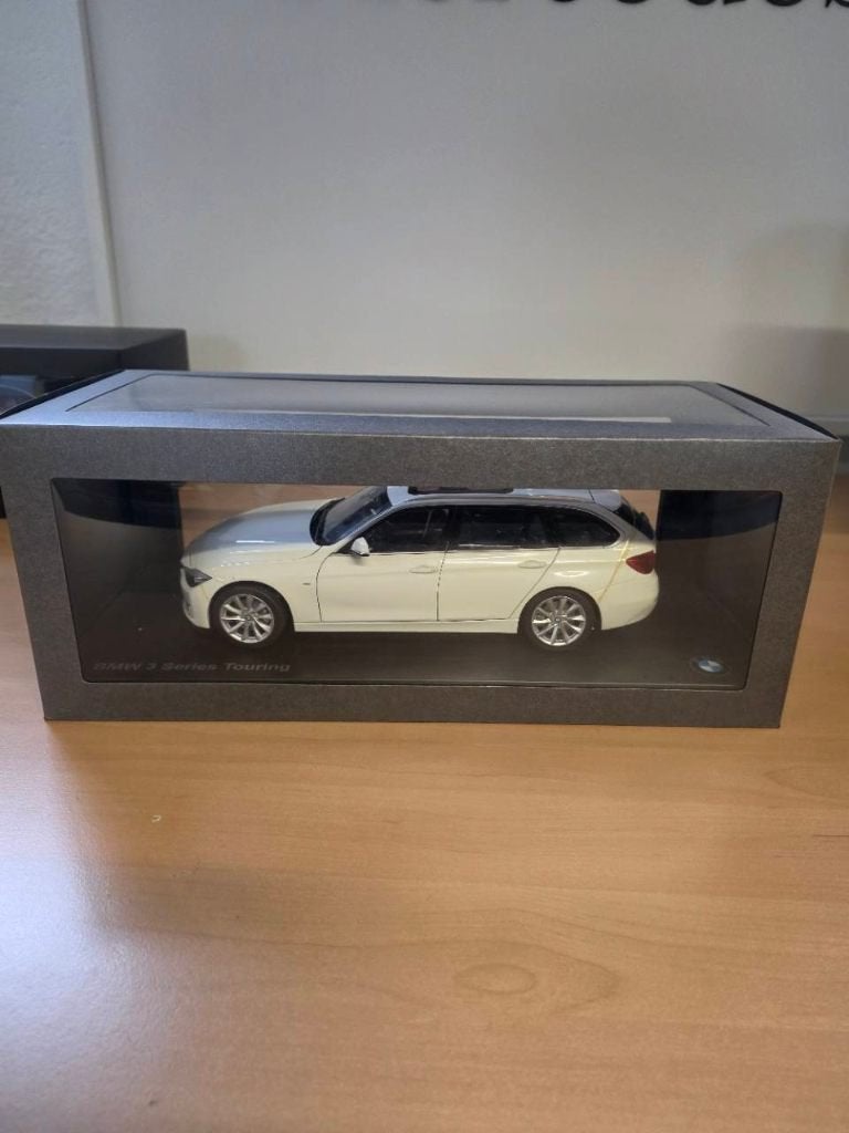 BMW 3 Serie Touring F31 1:18 Paragon Alpine White in doos, Ophalen of Verzenden, Zo goed als nieuw, Auto, Overige merken