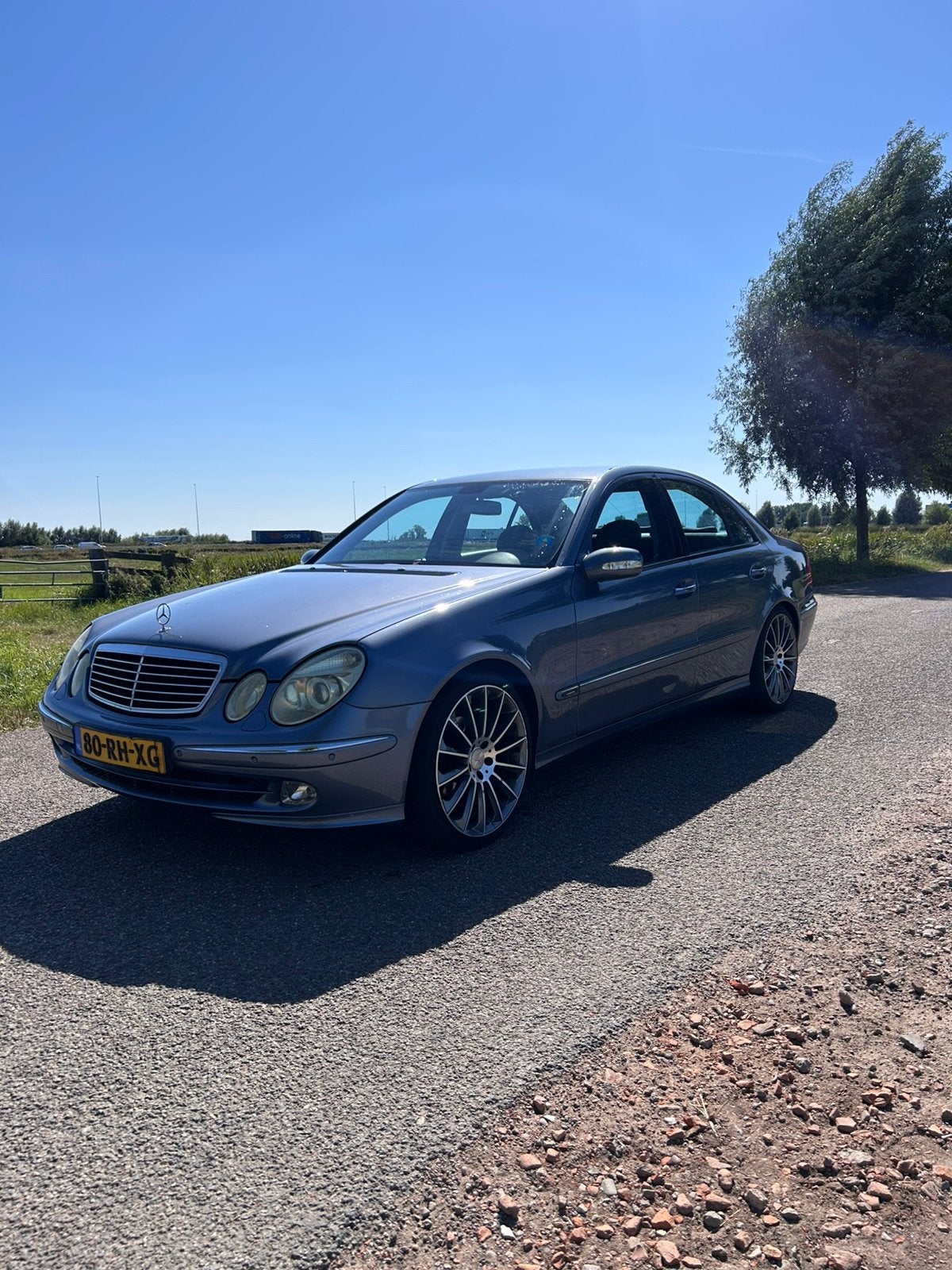 Mercedes-Benz E-Klasse 2.6 E240 Sedan AUT 2005 Blauw, Auto's, Automaat, Achterwielaandrijving, 2597 cc, Particulier