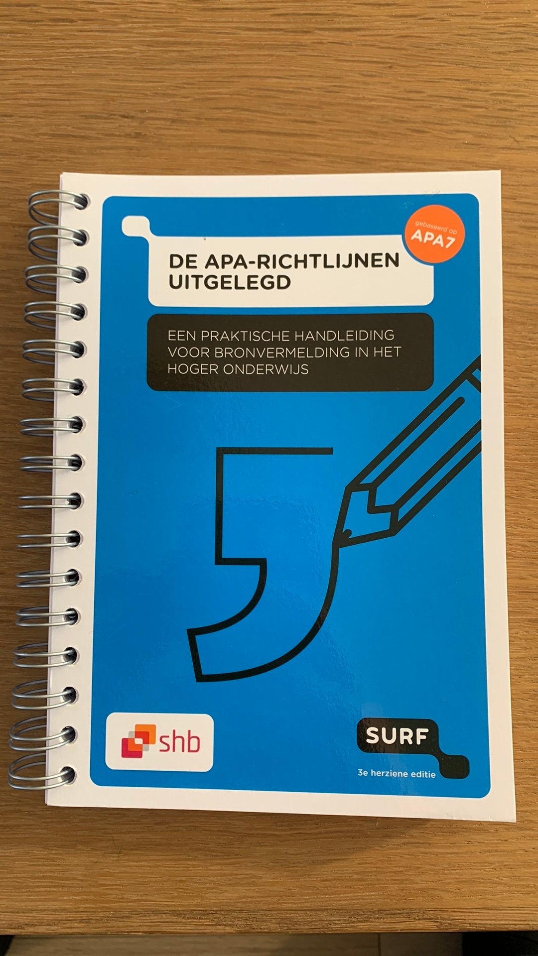 Studieboek De APA-richtlijnen uitgelegd (APA 7), Ophalen of Verzenden, Zo goed als nieuw, Diverse auteurs