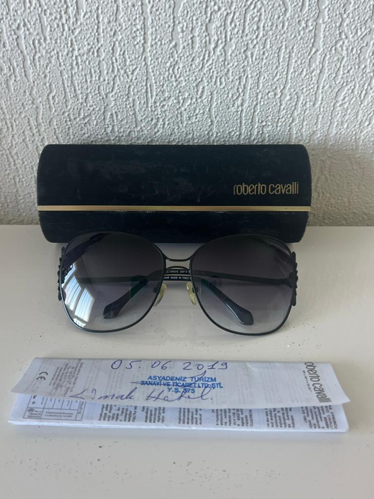 Roberto Cavalli Zonnebril RC 1060/S - Zo goed als nieuw, Overige merken, Zonnebril, Zwart, Ophalen of Verzenden