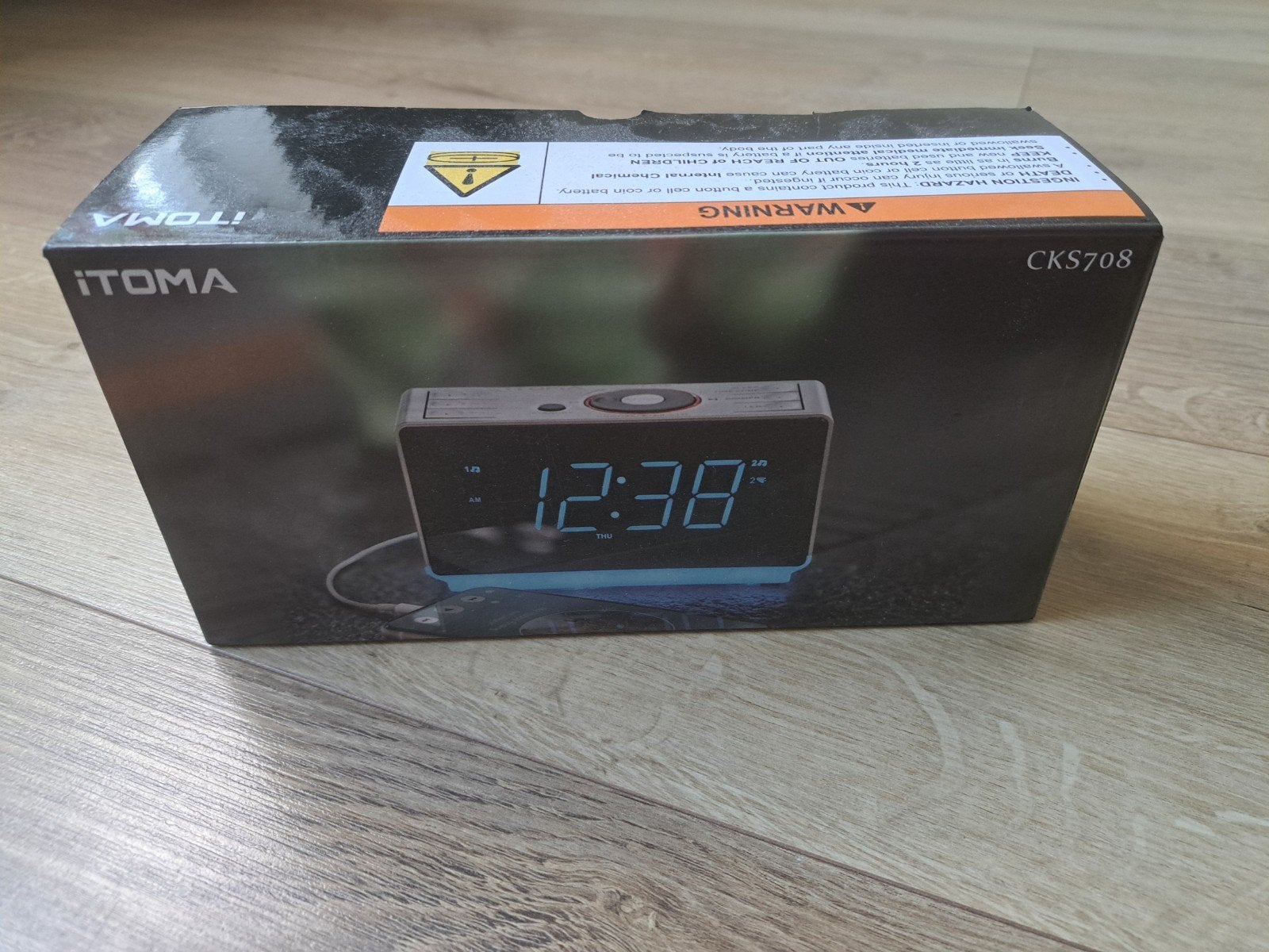 Itoma CKS708 Wekkerradio met FM en USB-oplader, Witgoed en Apparatuur, Wekkers, Ophalen of Verzenden, Nieuw, Digitaal