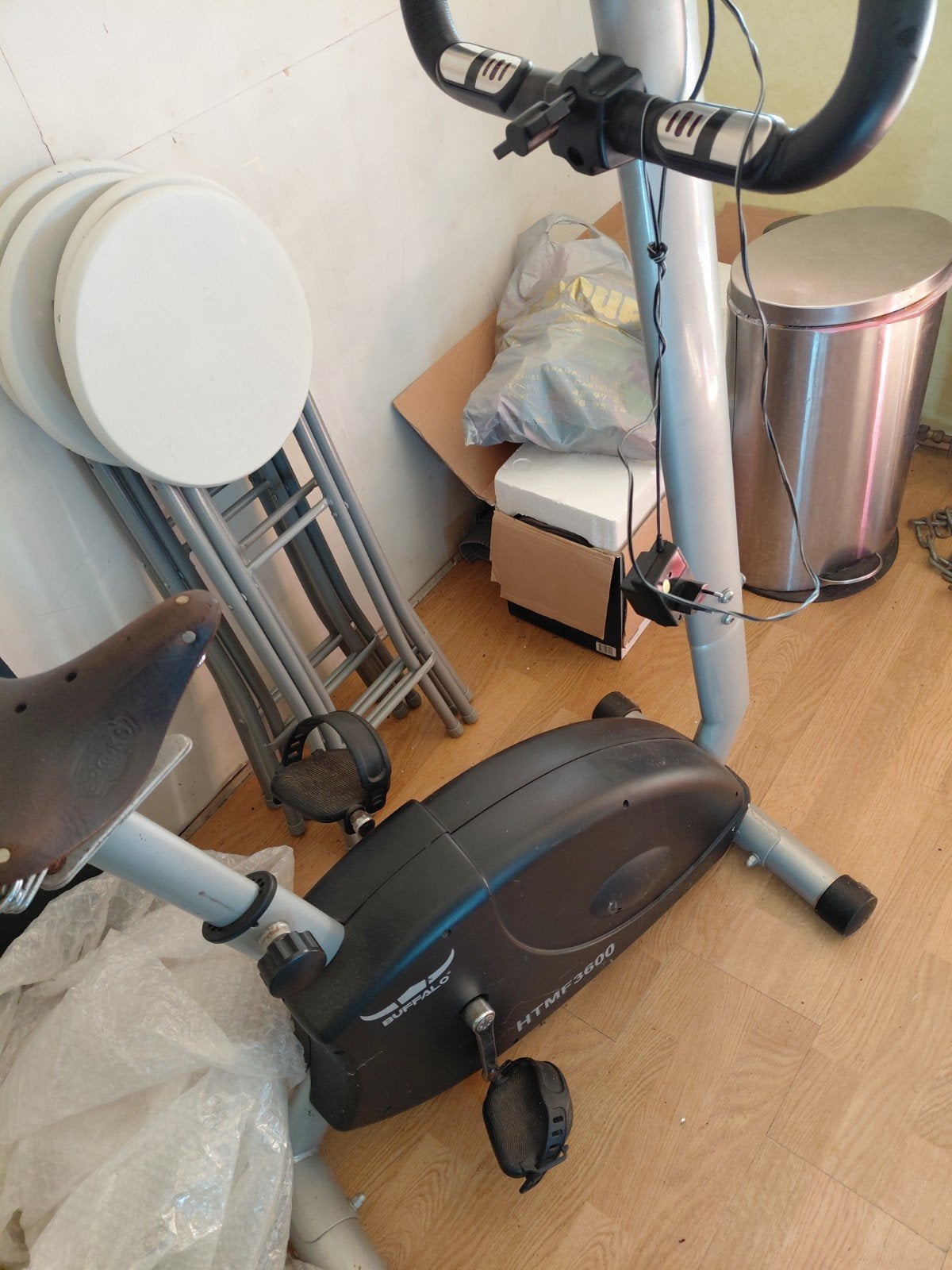Hometrainer Buffalo HTMF3600 - Perfect voor thuisworkouts, Ophalen, Gebruikt, Metaal, Benen