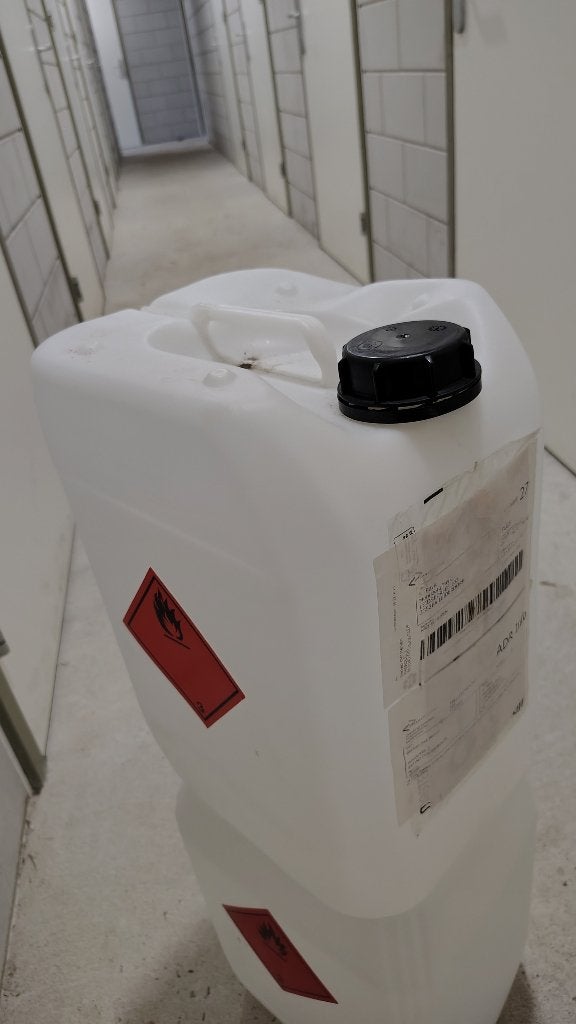 20 Liter plastic jerrycan, Ophalen