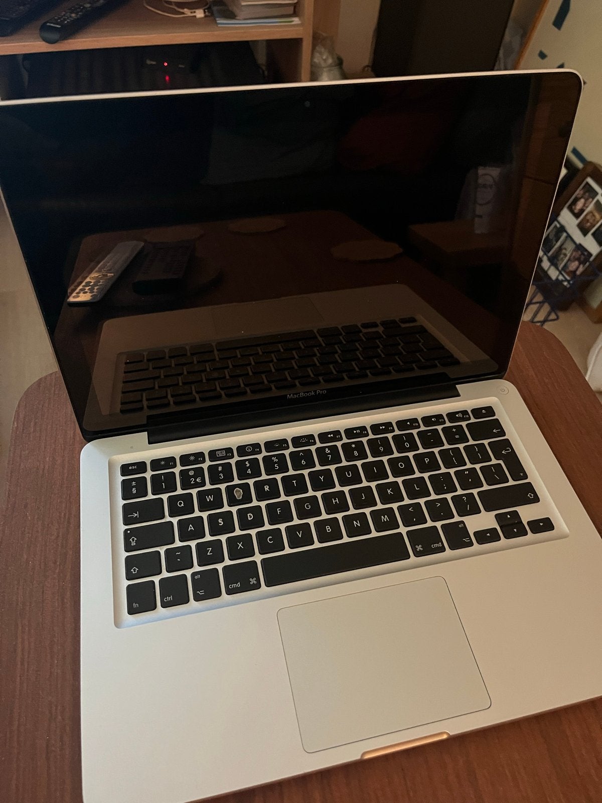 MacBook Pro 13 inch (2009) - Start wel, blijft hangen, Minder dan 4 GB, Qwerty, 13 inch, Niet werkend