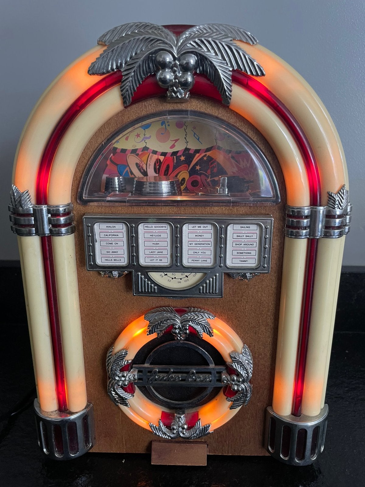 Retro jukebox met radio/verlichting tafelmodel. Werkend., Ophalen of Verzenden, Zo goed als nieuw, 1970 tot heden, Overige merken