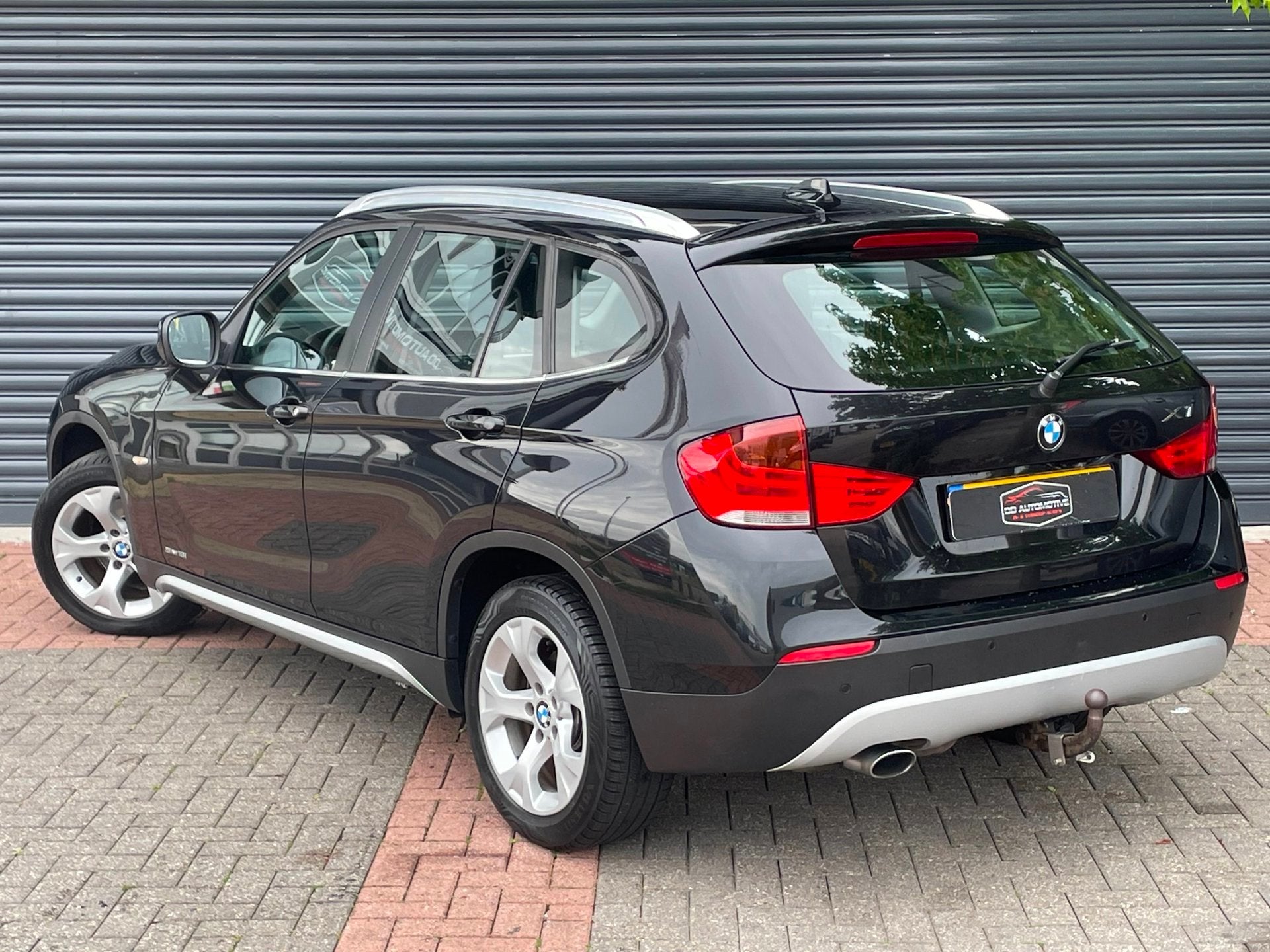 Foto 3 van BMW X1 SDrive18i Executive Navi | Trekhaak | Climate Control