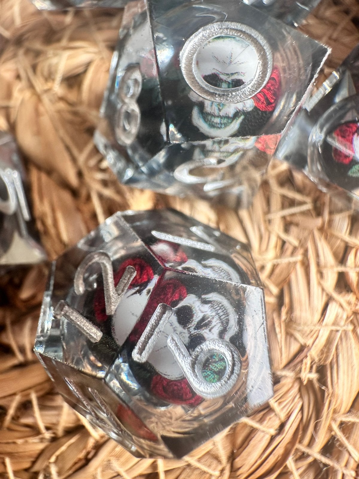 DND Dice / D&D / Doodshoofd / dobbelstenen / liquid / nieuw, Hobby en Vrije tijd, Gezelschapsspellen | Bordspellen, Ophalen of Verzenden