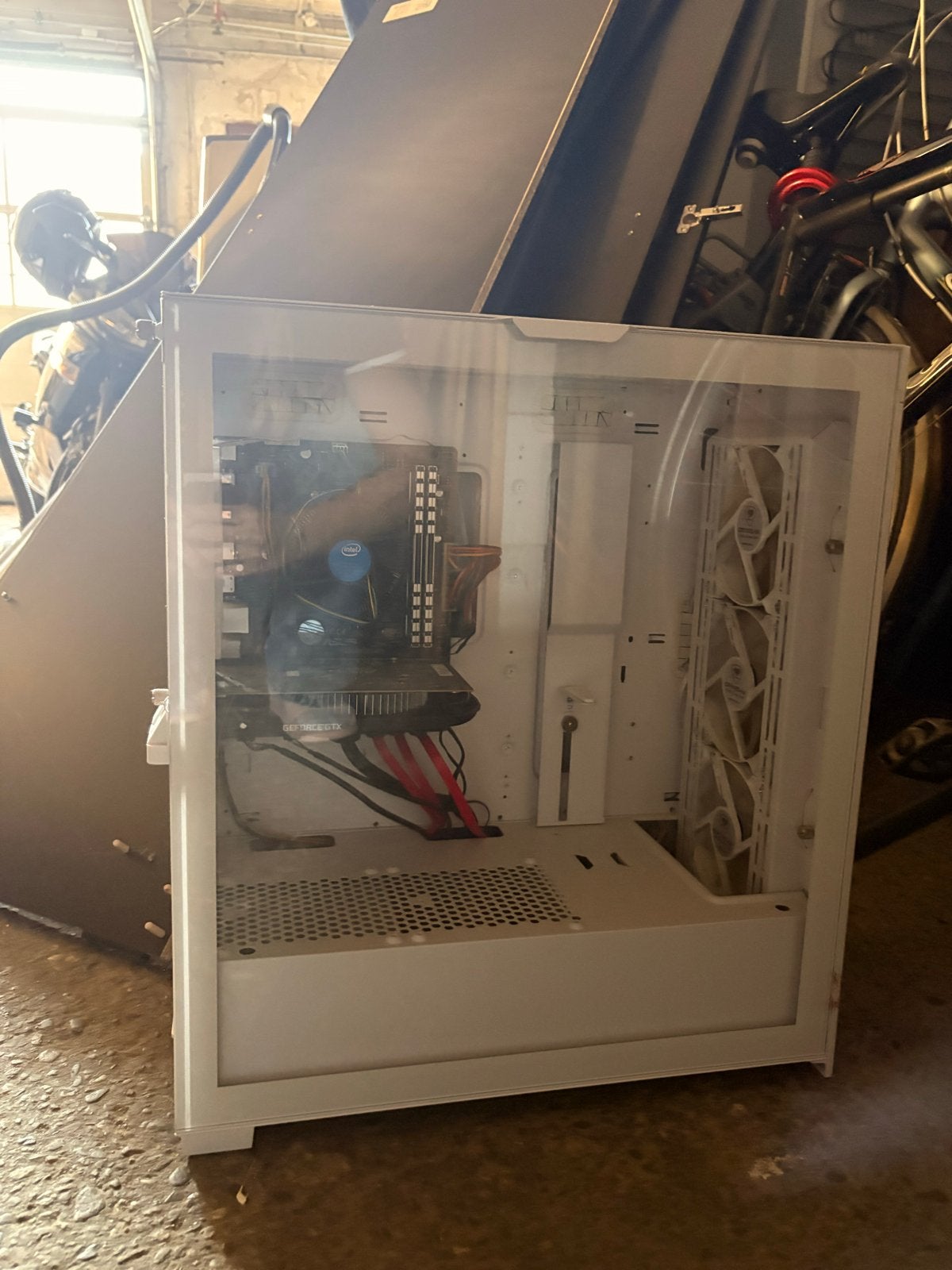 Witte Gaming PC met Intel CPU en GeForce GTX GPU, Computers en Software, Computerbehuizingen, Ophalen, Gebruikt