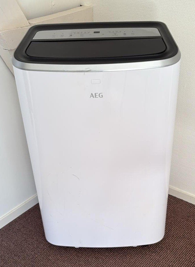 AEG Airco type AXP26U558HW, Ophalen of Verzenden, Zo goed als nieuw, Mobiele airco, 3 snelheden of meer
