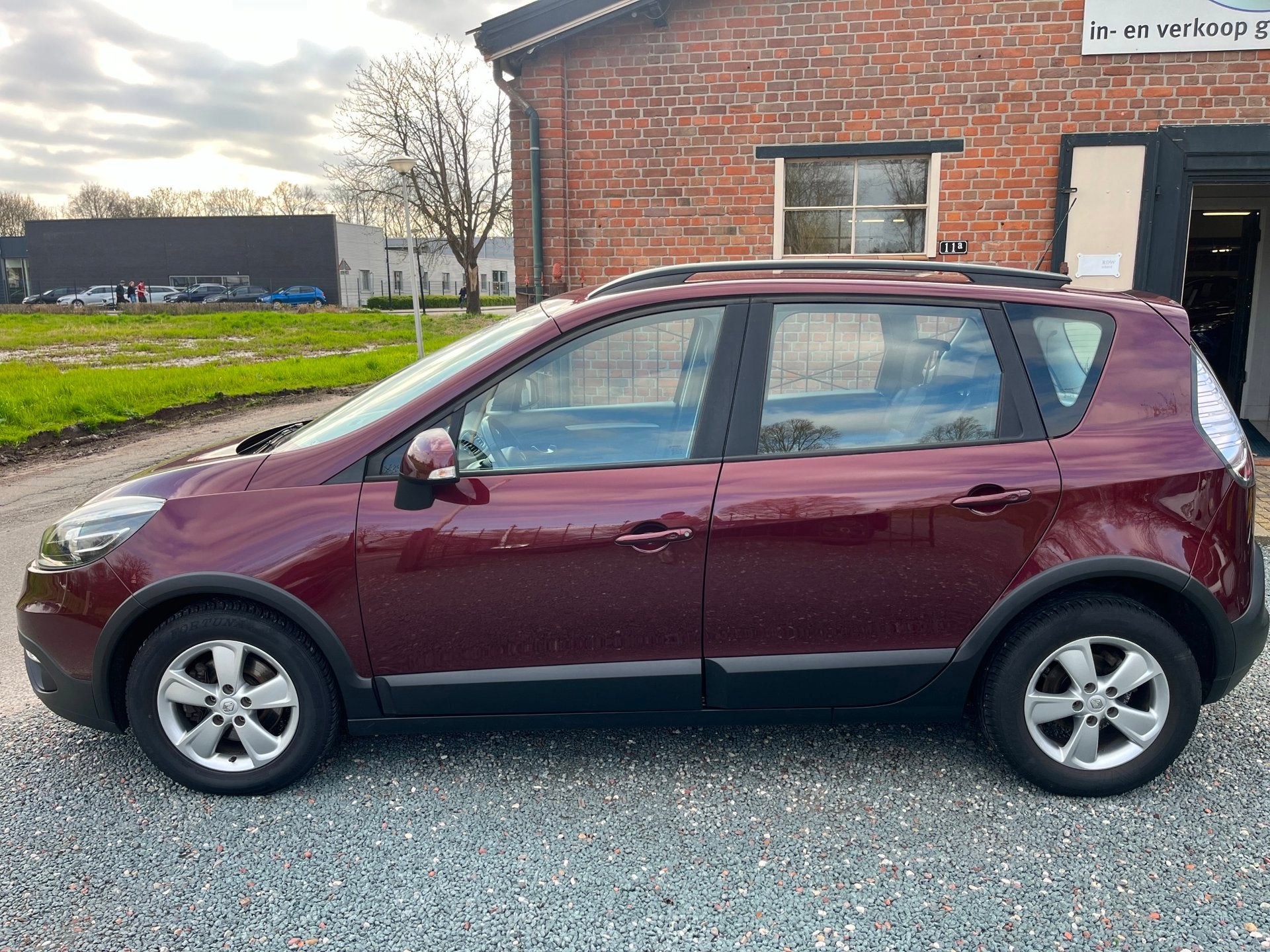 Renault Scénic Xmod 1.2 TCe Expression ( Navigatie + Climat, Voorwielaandrijving, Euro 5, Gebruikt, 4 cilinders