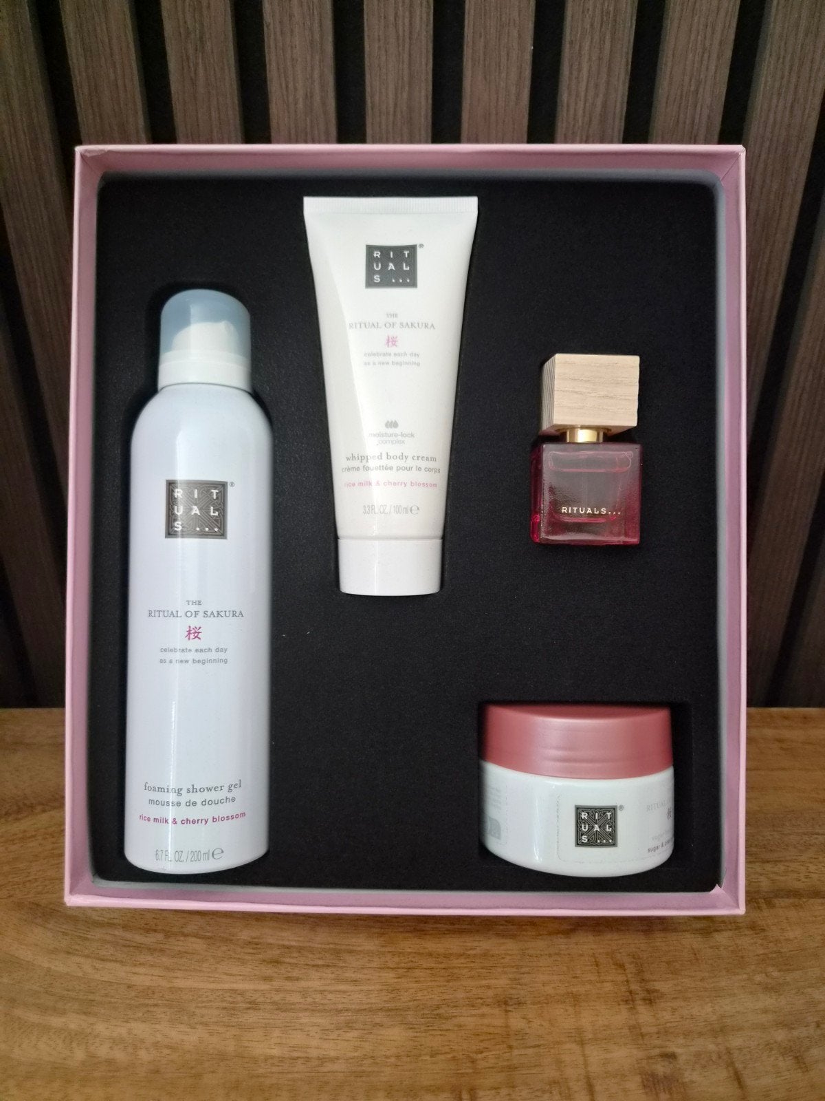rituals sakura pakket, Sieraden, Tassen en Uiterlijk, Uiterlijk | Lichaamsverzorging, Ophalen of Verzenden, Nieuw, Bad & Douche