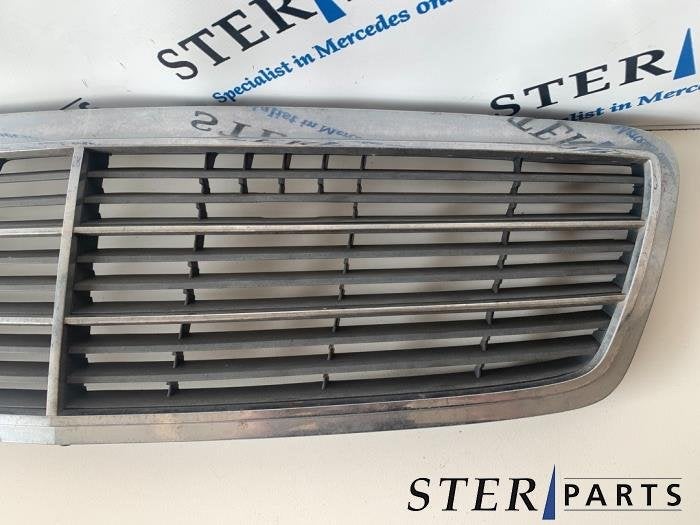 Grille van een Mercedes C-Klasse (7D11), Gebruikt, -, Ophalen of Verzenden, -