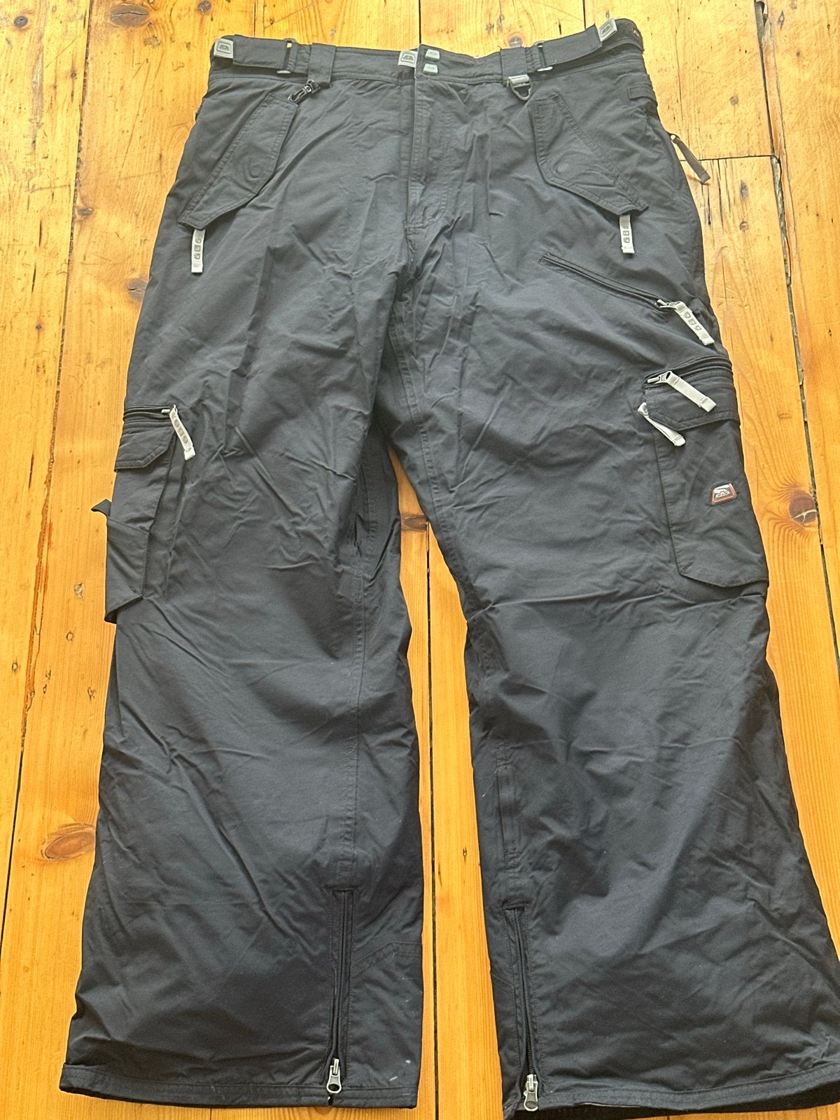 686 Zwarte Baggy Snow Pants Maat L - Zo goed als nieuw, Ophalen of Verzenden, Zo goed als nieuw, Maat 42/44 (L), Broek