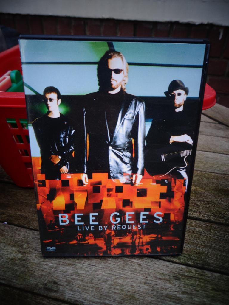 Bee gees - live bij request - dvd, Alle leeftijden, Ophalen of Verzenden, Zo goed als nieuw