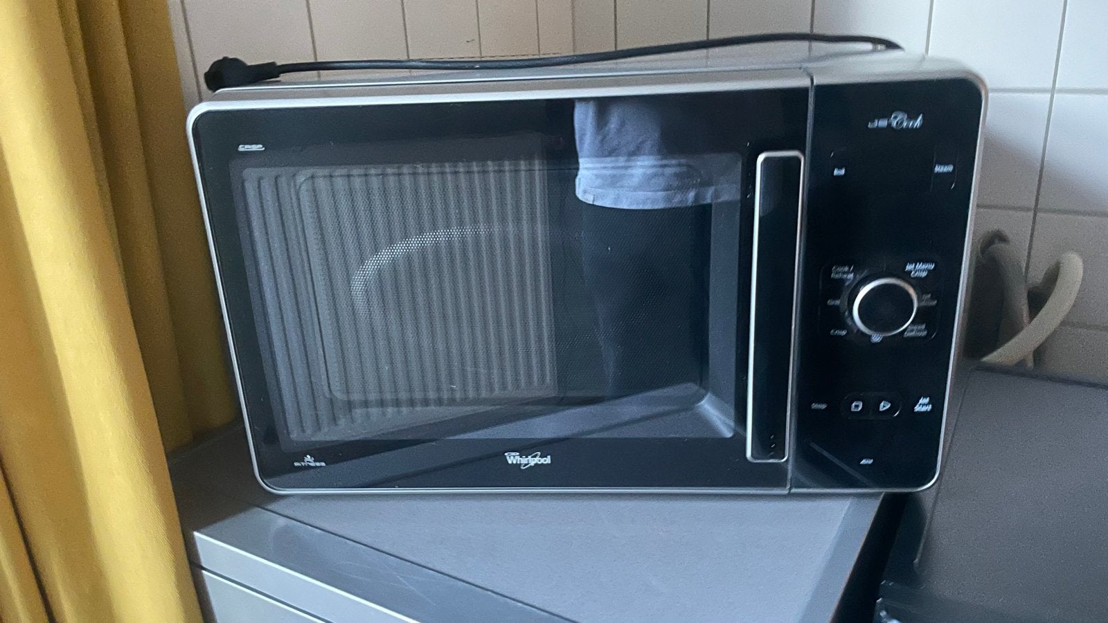 Whirlpool Jet Chef combimagnetron met grill en crisp, Ophalen, Combimagnetron, Gebruikt, Draaiplateau