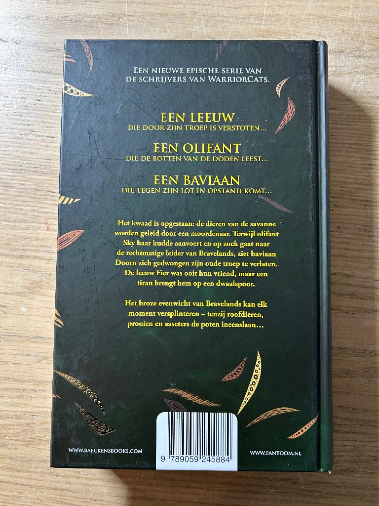 Bravelands de Opstand | Erin Hunter, Boeken, Ophalen of Verzenden, Zo goed als nieuw
