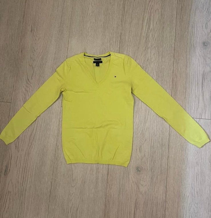 Tommy Hilfiger V-neck trui, Ophalen of Verzenden, Zo goed als nieuw, Maat 34 (XS) of kleiner, Geel