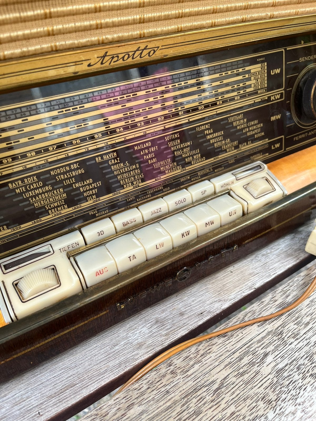 Buizenradio Loewe Opta Apollo, oude radio, Ophalen