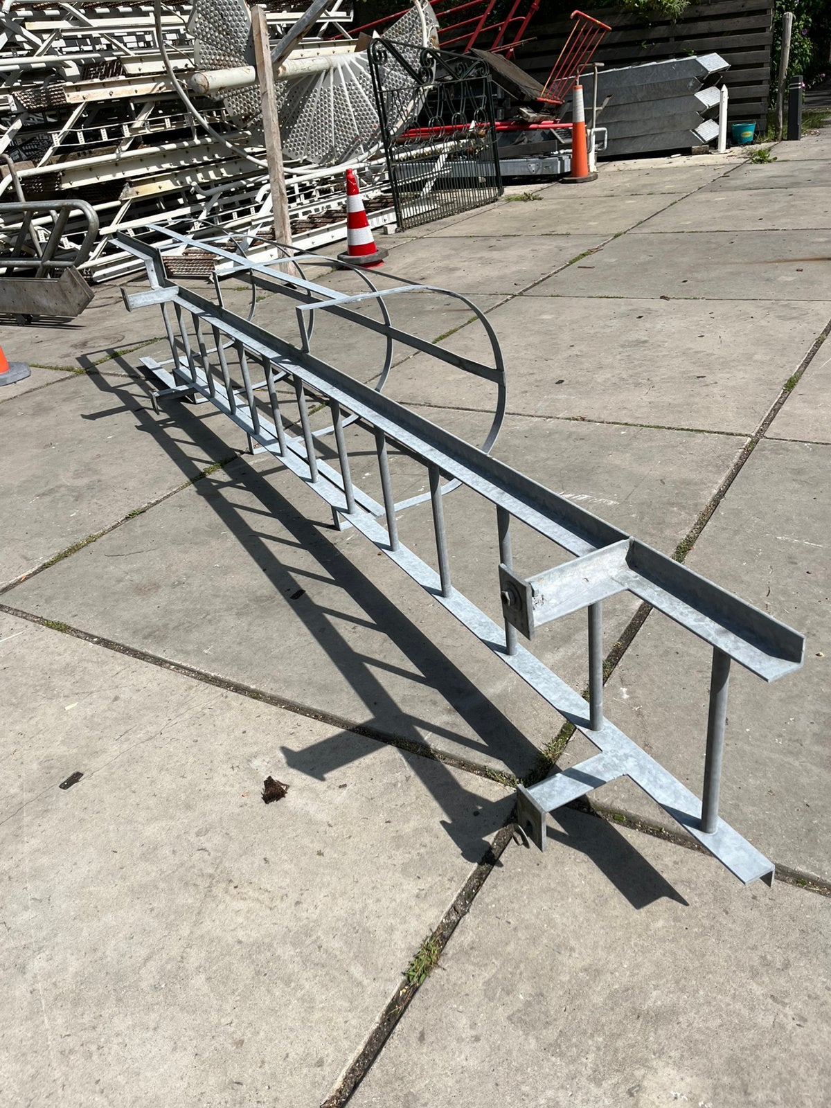 Kooiladder 13 treden hoogte 3.80m. 50cm breed gegalvaniseerd, Doe-het-zelf en Verbouw, Ophalen, Gebruikt, Trap, 2 tot 4 meter