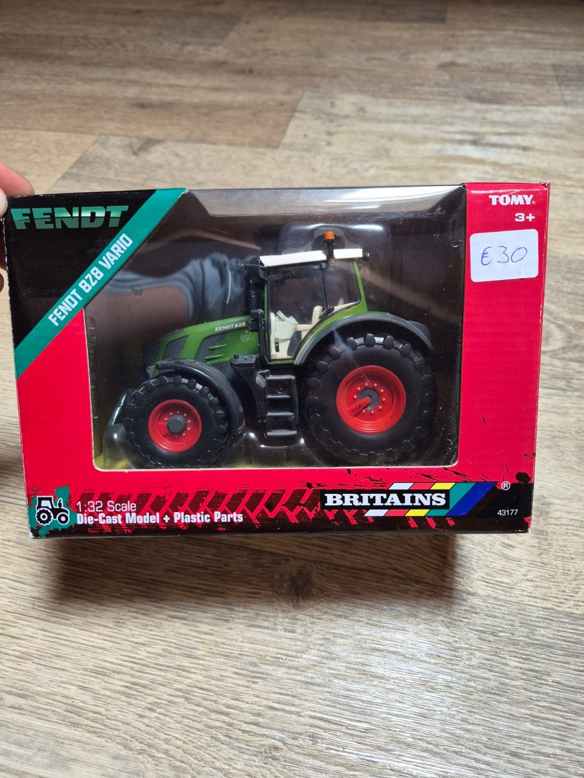 Fendt 828 Vario Tractor Model - Britains 1:32 Schaal, Britains, Tractor of Landbouw, Onbekend, Ophalen of Verzenden