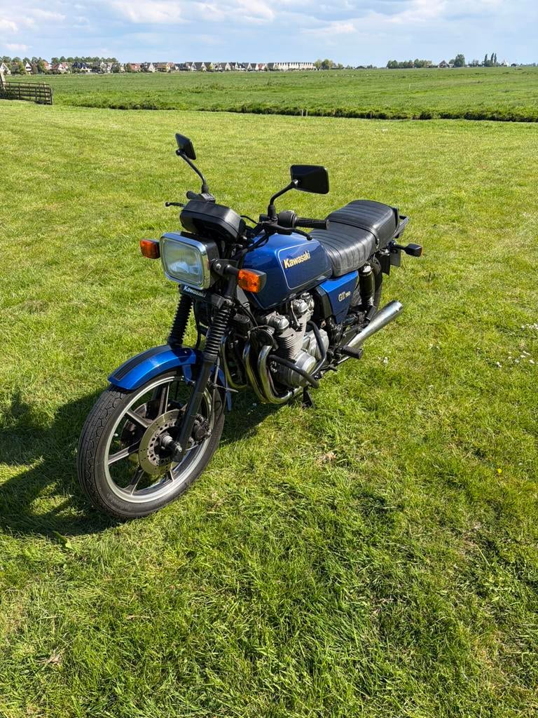 Kawasaki 750 GT, Motoren, 750 cc, 4 cilinders, Meer dan 35 kW, Naked bike